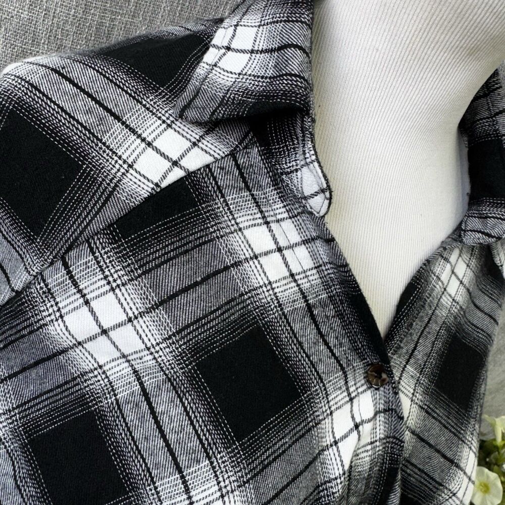 Shein Women's  Twisted Front Drop Shoulder Flannel Shirt Sz XS oversized loose - Picture 4 of 8